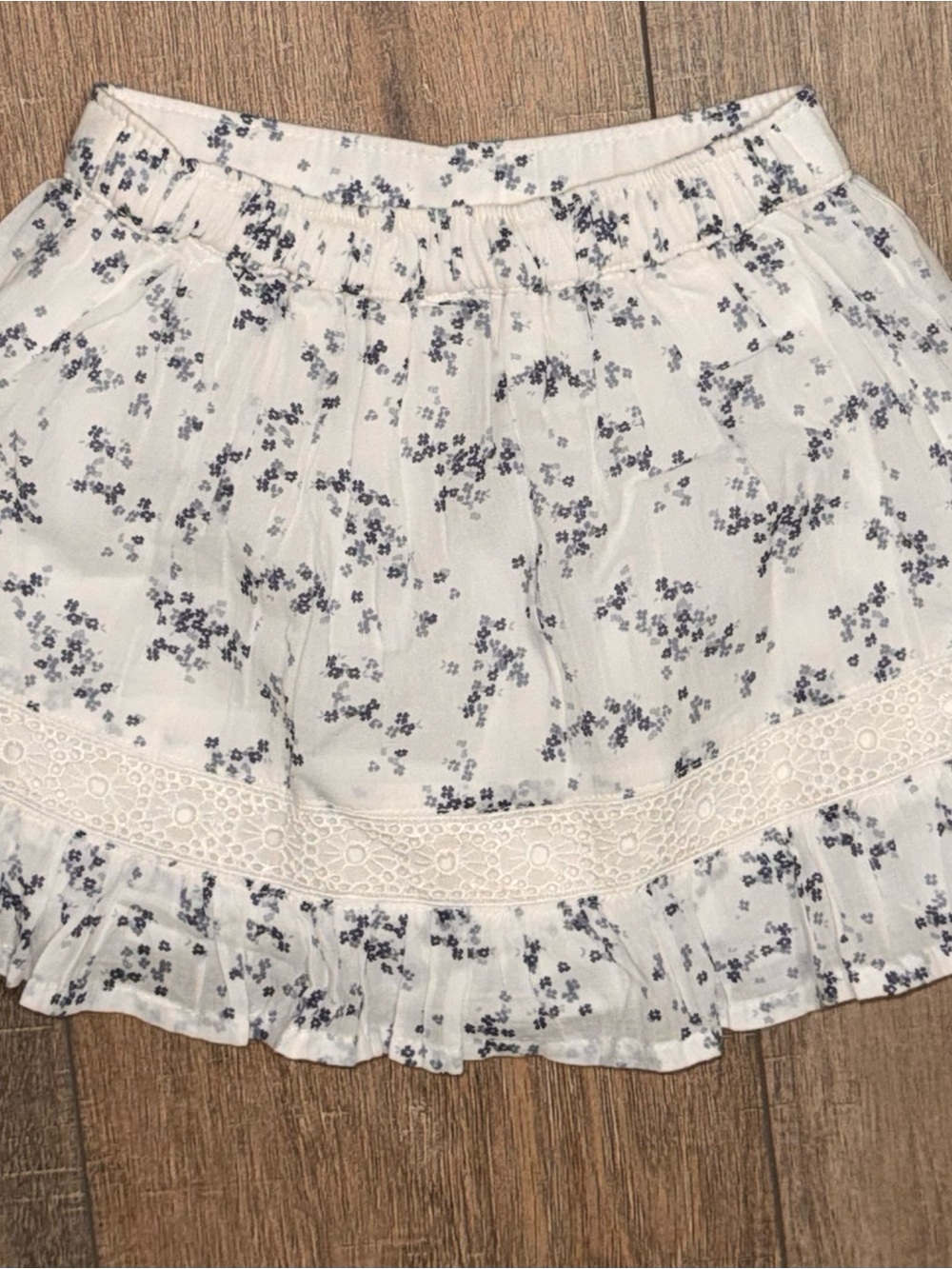 abercrombie kids White Floral Lace-Trim Mini Skirt